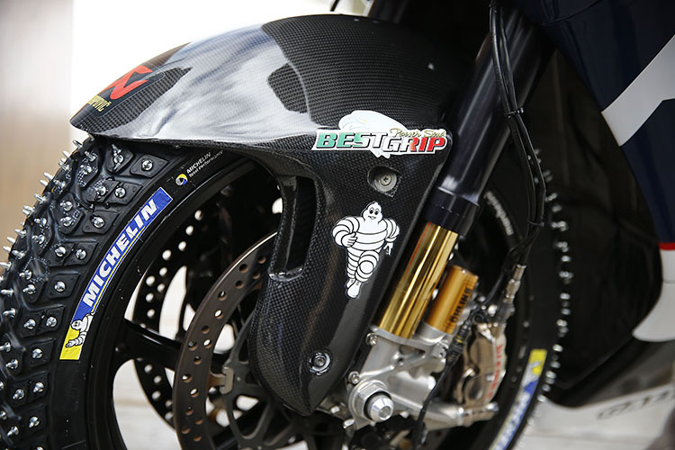 1.100 Spikes zierten die Reifen von Baz' Ducati