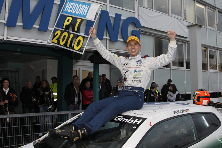 Kris Heidorn jubelt über den Titel im Scirocco Cup