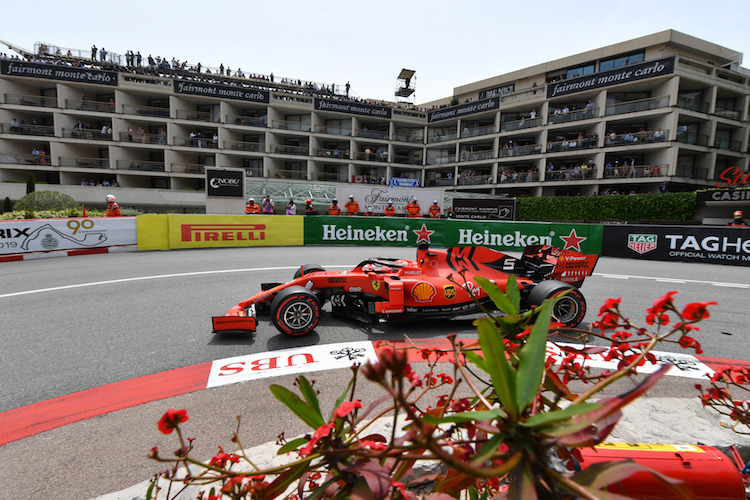 Sebastian Vettel in Monaco mit Werbung für Mission Winnow