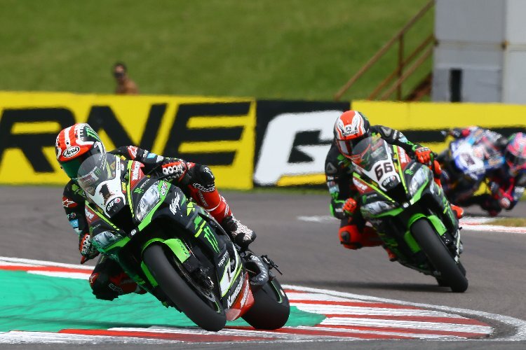 Jonathan Rea (1) musste später die Führung an Michael van der Mark abgeben