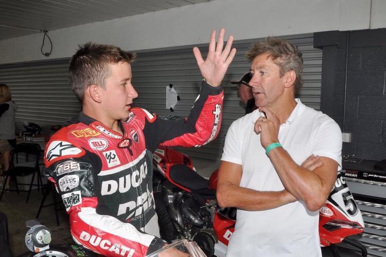 Oli und Troy Bayliss