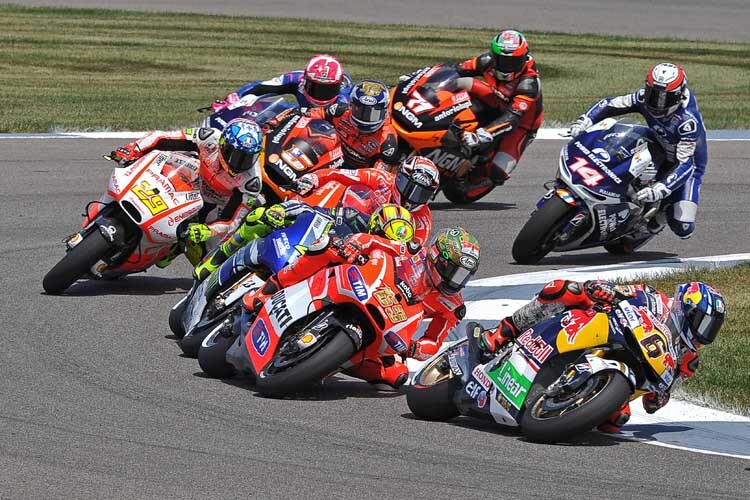 Stefan Bradl (6) vor Hayden (69), Rossi (46), Dovizioso und Iannone (29)