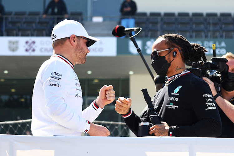 Valtteri Bottas und Lewis Hamilton