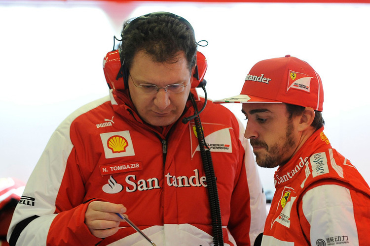 Ferrari-Chefdesigner Nikolas Tombazis mit Fernando Alonso