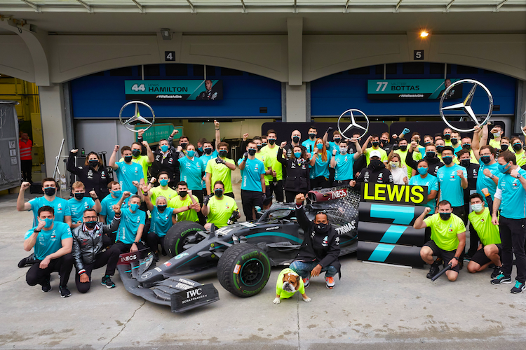 Lewis Hamilton und seine Truppe