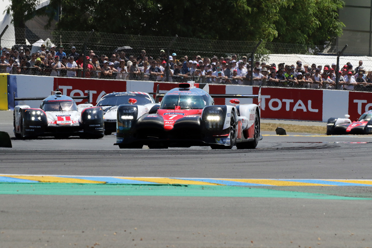 Toyota führte die 24 Stunden von Le Mans über weite Strecken an
