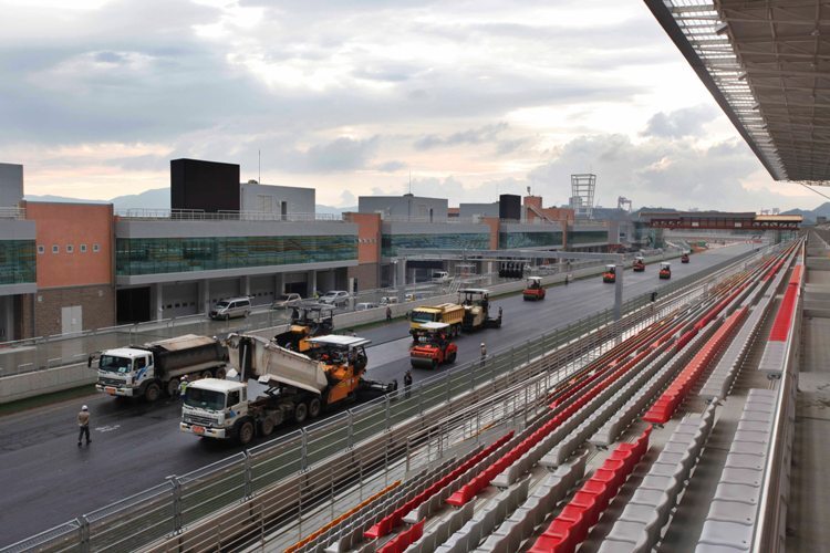 Letzte Asphaltarbeiten auf dem Korea International Circuit