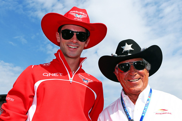 Alexander Rossi als Marussia-Fahrer mit Mario Andretti