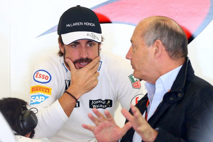 Fernando Alonso mit McLaren-Chef Ron Dennis
