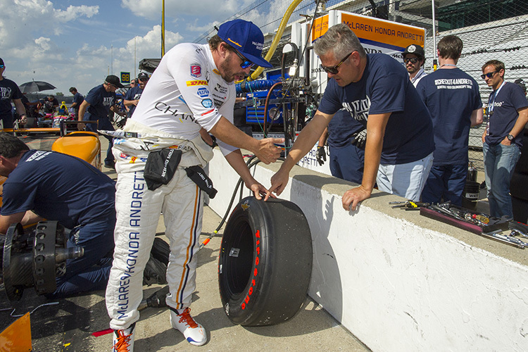 Fernando Alonso und Gil de Ferran vor einem Jahr in Indianapolis