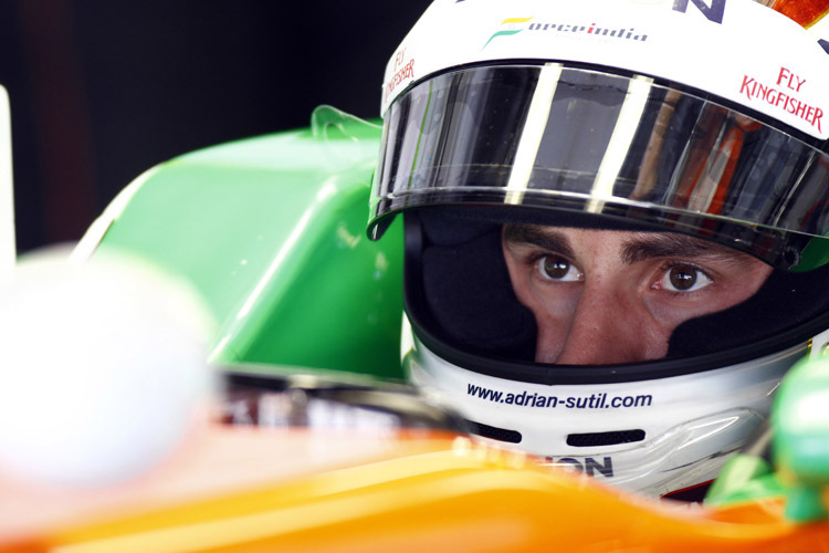 Lieblings-Arbeitsplatz: Adrian Sutil sitzt am Donnerstag wieder im Force-India-Cockpit