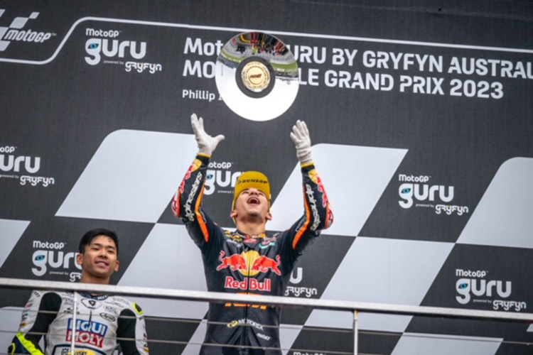 Sieger Deniz Öncü aus dem Red Bull KTM Ajo Team