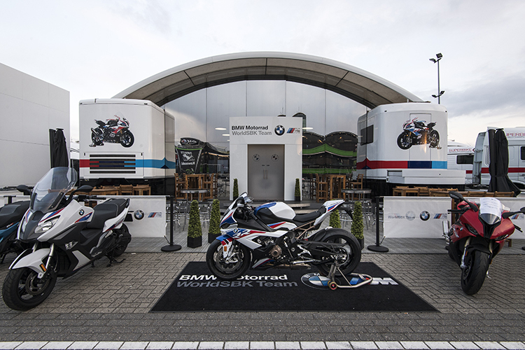 Das BMW-Superbike-Team startet dieses Jahr im M-Design