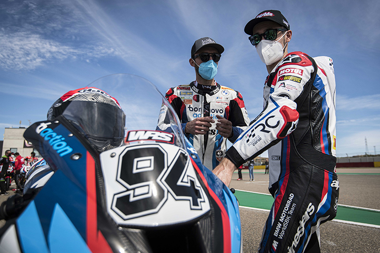 Jonas Folger (li.) mit Eugene Laverty