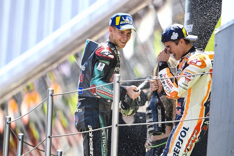 Marc Márquez (rechts) muss sich vor Fabio Quartararo in Acht nehmen