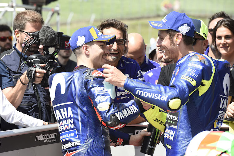 Valentino Rossi und Maverick Viñales sind natürlich dabei, wenn die M1 präsentiert wird  