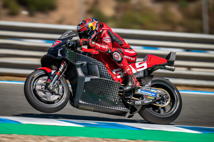 Augusto Fernández am Montag mit neuer Aero-Variante samt langen Side-Pods