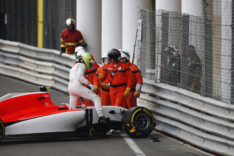 Roberto Merhi beendete das zweite freie Training nach 15 Minuten in den Leitplanken