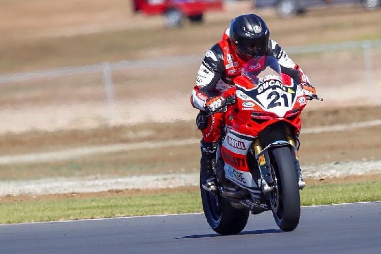 Troy Bayliss fährt in der ASBK vorne mit - aber reicht es für den Titel