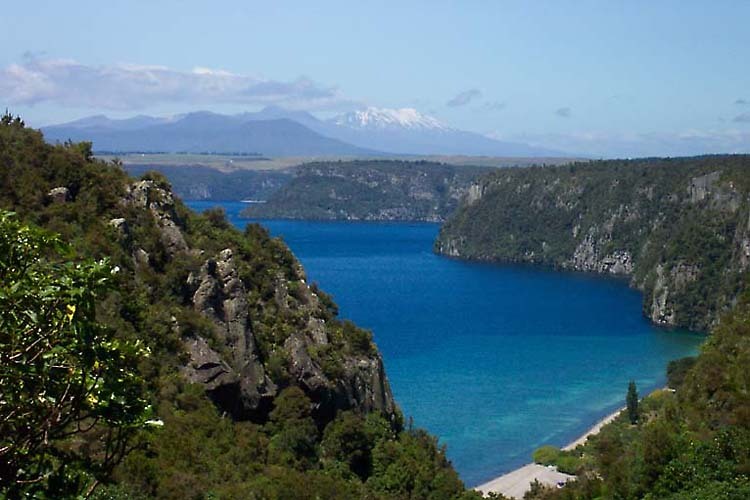lake taupo