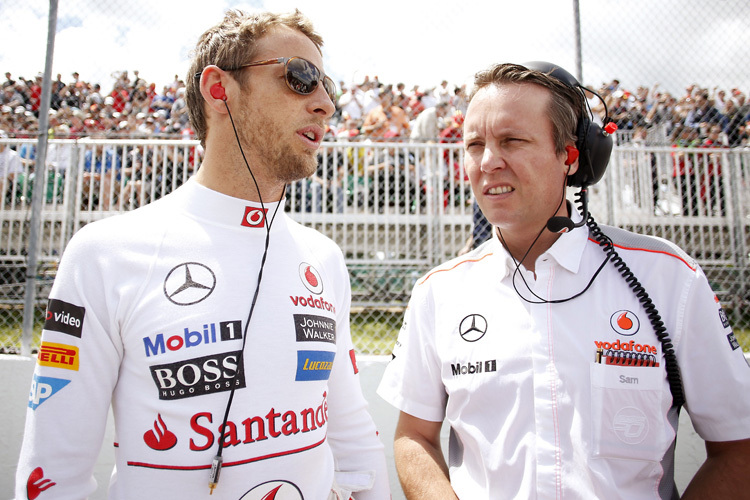 Jenson Button mit McLaren-Sportchef Sam Michael