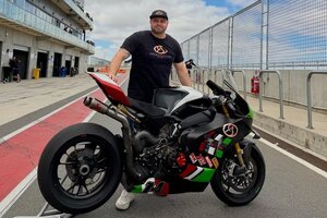 Lee Khouri finanziert das Superbike-Projekt Advocates Racing)
