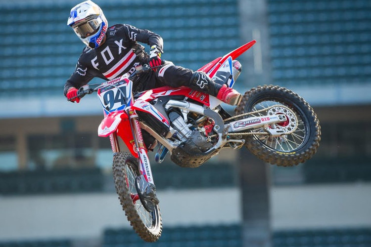 Ken Roczen am Pressetag im Angel Stadium von Anaheim