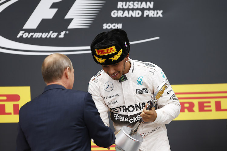 Lewis Hamilton mit Vladmir Putin 2015 in Sotschi