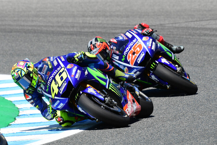 Valentino Rossi vor Maverick Viñales