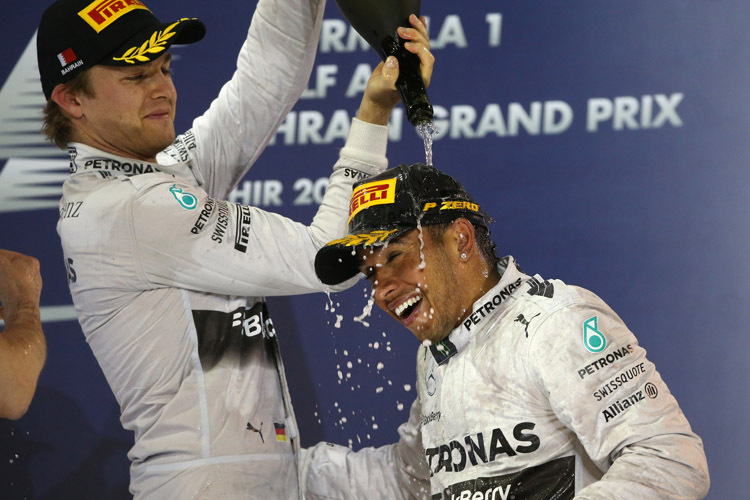 Nico Rosberg und Lewis Hamilton: Nach dem Sieg in der Wüste gibt es in China viele neue Teile für die Silberpfeile