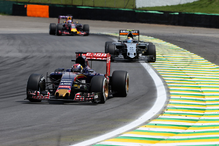 Max Verstappen vor Sergio Pérez und Daniel Ricciardo