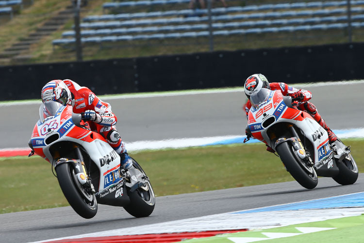 Das Ducati-Duo: Andrea Dovizioso (04) vor Jorge Lorenzo (99)