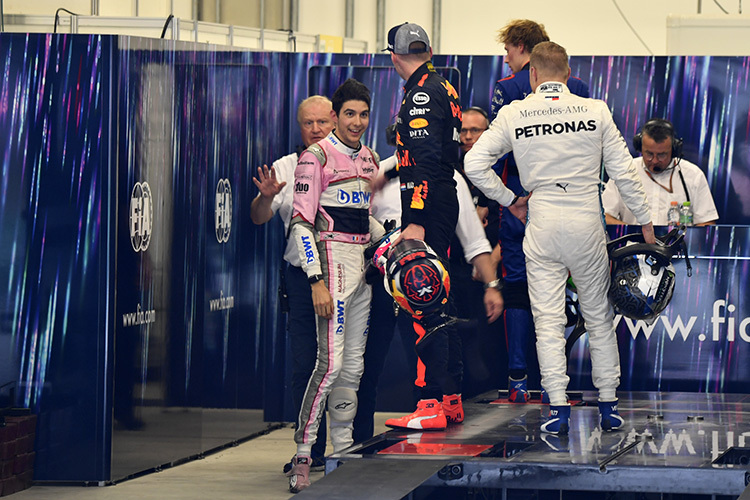 Esteban Ocon und Max Verstappen in Brasilien