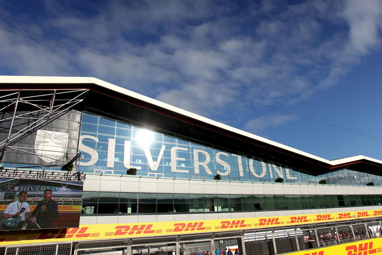 Das Boxengebäude von Silverstone