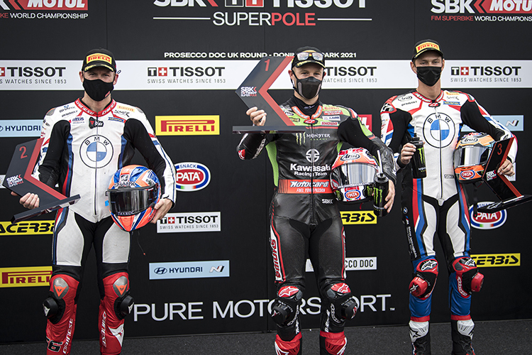 Podium im Sprintrennen (v.l.): Tom Sykes, Johnny Rea und Michael van der Mark