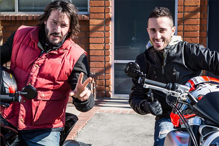 Keanu Reeves mit MotoGP-Star Andrea Dovizioso