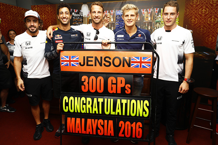 Jenson Button mit seinem Kumpels 2016 in Sepang