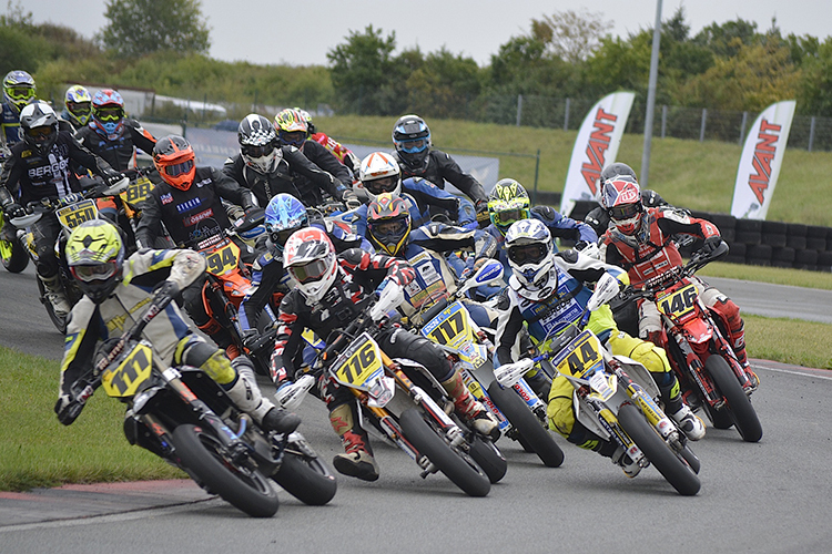 Start in Oschersleben: Class (11), Joannidis (116) und Deitenbach (44)