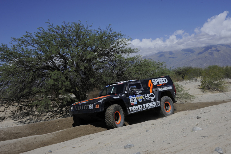 Al-Attiyah will den Titel mit einem Hummer verteidigen