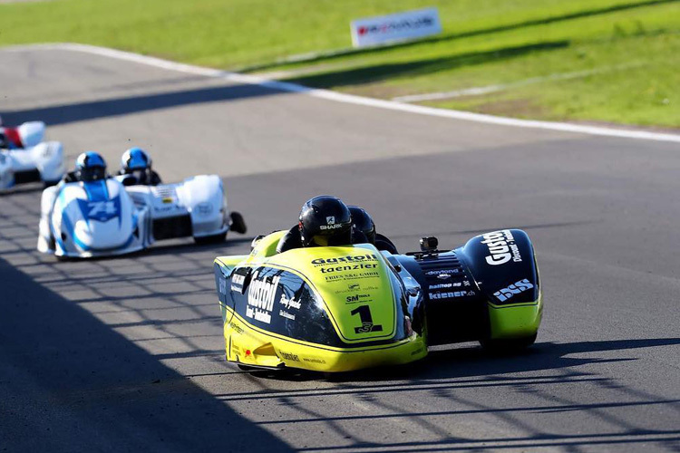 Markus Schlosser/Marcel Fries (1) wurden im ersten Rennen in Spa Zweite