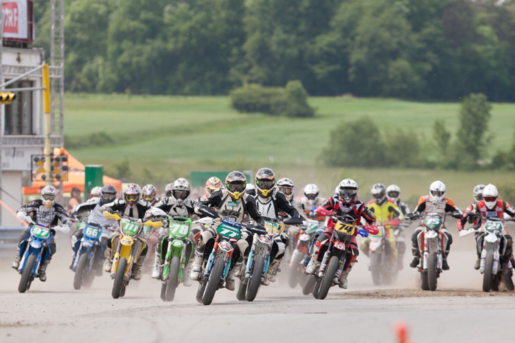 Start der S1 beim Supermoto Intercup Fuglau