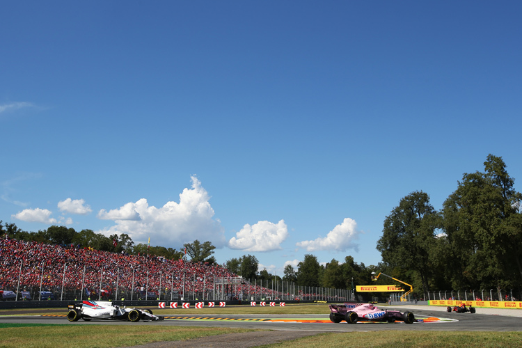 Es dauerte nicht lange, bis Lance Stroll hinter Esteban Ocon unterwegs war