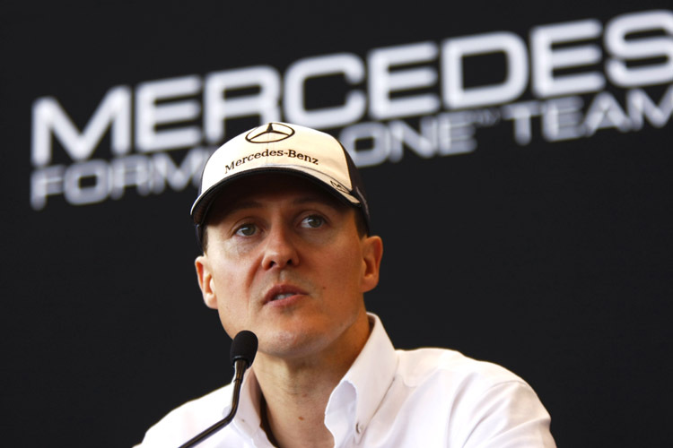 Schumacher souverän im Fragengewitter