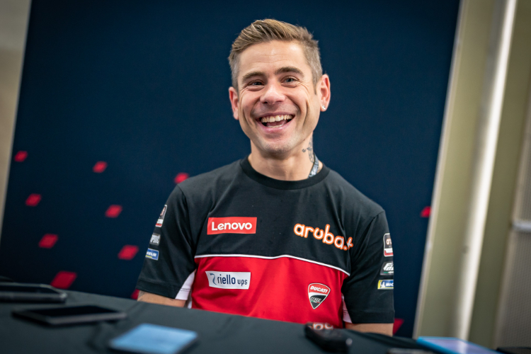 Alvaro Bautista geht bestens gelaunt ans Werk