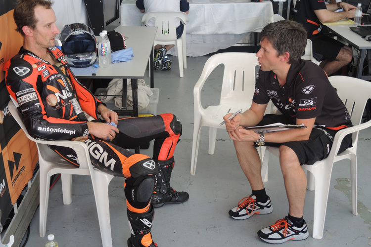 Colin Edwards und Techniker Tex Geissler