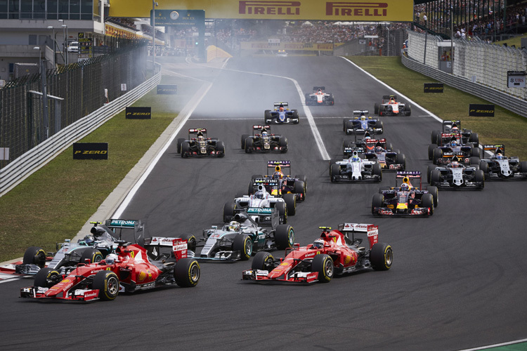 Start zum Ungarn-GP: die Ferrari preschen nach vorne