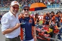 Heinz Kinigadner mit Jeffrey Herlings in der Startaufstellung in Assen