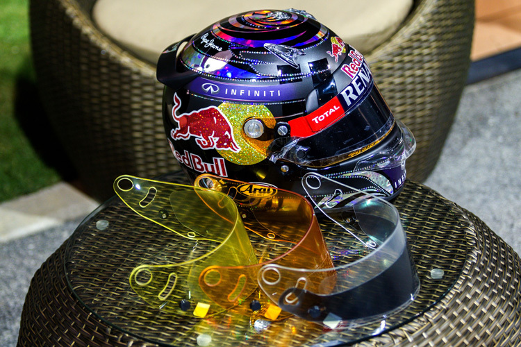 Der neue Helm von Vettel mit drei Visier-Varianten
