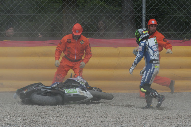 Der Sturz von Cal Crutchlow in Monza.