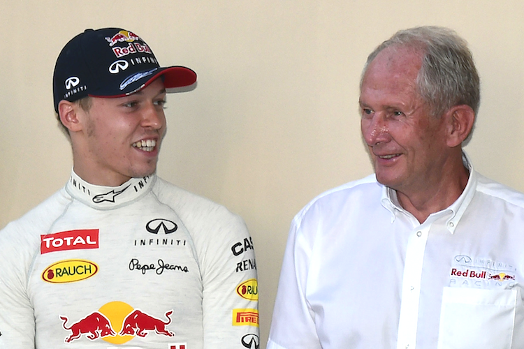 Daniil Kvyat mit Helmut Marko 2015